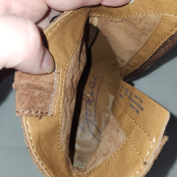 Zodiac Lennon Brown Western Suede Booties 9.5 New - Picture 6 of 14